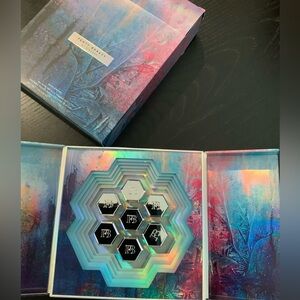 Exclusive Fenty Beauty by Rihanna - Avalanche All-Over Metallic Powder Set